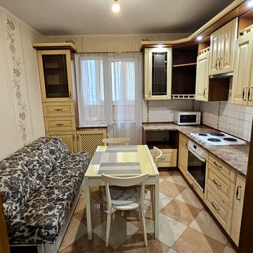 Урлівська вул., 30