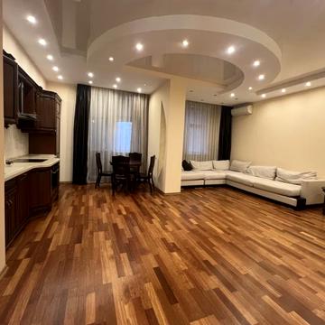 Євгена Коновальця вул. (Щорса), 32-Б