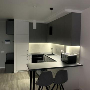 Топольна вул., 4г