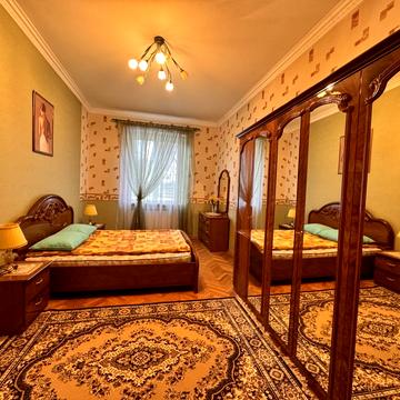 Гетьмана Петра Дорошенка вул. (Жовтнева), 71