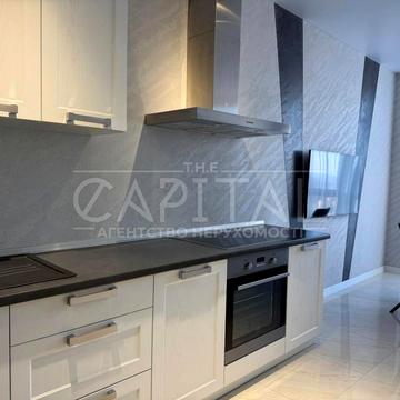 Андрія Верхогляда вул. (Михайла Драгомирова), 2