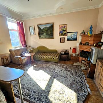 Євгена Озаркевича вул., 12