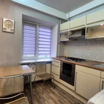 Семінарська вул., 11а