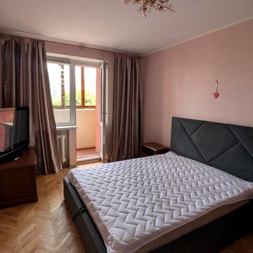 Саксаганського вул., 20