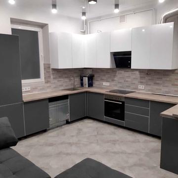 Корсунська вул., 21