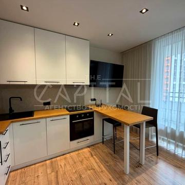 Дніпровська набережна вул., 18-Б