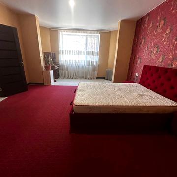 Старицького вул., 20/3