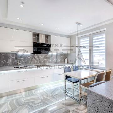 Дмитрівська вул., 75