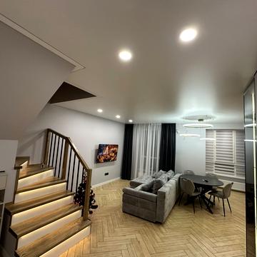 Героїв Небесної Сотні просп., (Будинок 14/2)