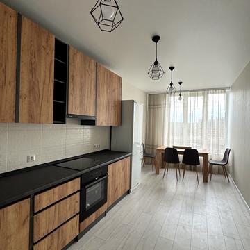 Університетська вул., 3/10