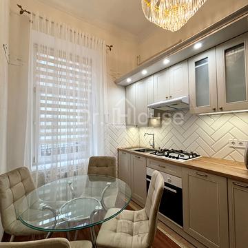 Олександра Кониського вул. (), 10