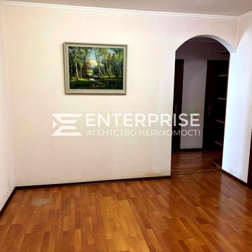 Драгоманова вул., 23