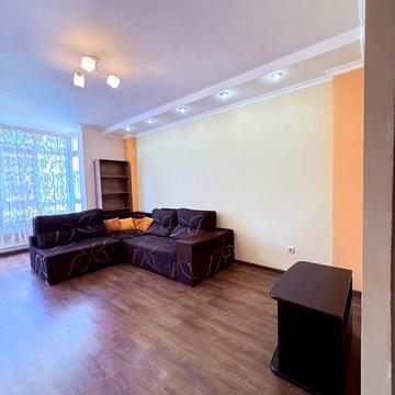 Гетьмана Івана Мазепи вул. (Топольна), 1