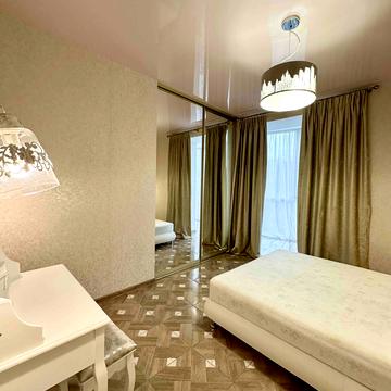 Набережна Перемоги вул., 42