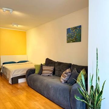 Тернопільська вул., 10