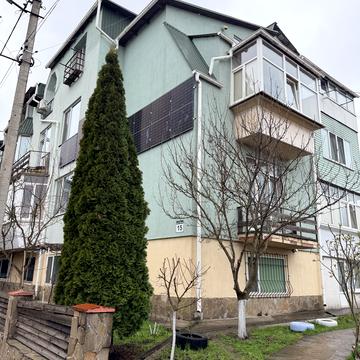 Івана Пулюя вул., 15