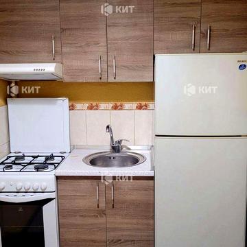 Набережна вул., 11