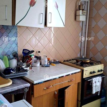 Квартальна вул., 18