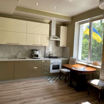 Лондонська вул. (Пітерська), 7