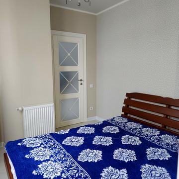 Князя Володимира Великого просп., 131