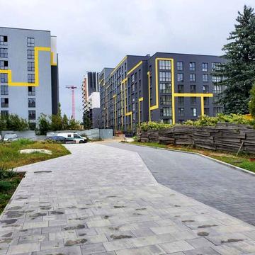 Залізнична вул., 7П