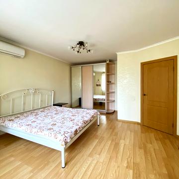 Миру вул., 50