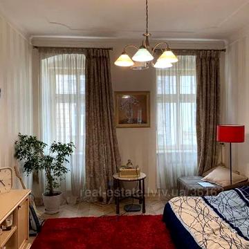 Гетьмана Петра Дорошенка вул. (Жовтнева), 7