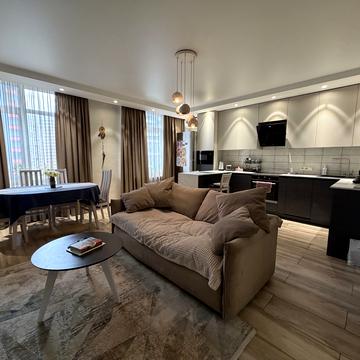 Євгена Сверстюка вул. (Марини Раскової), 6