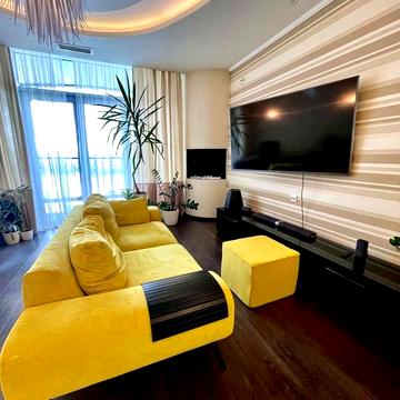 Раїси Окіпної вул., 18