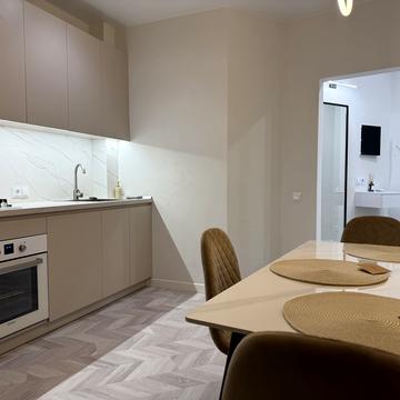 Героїв Небесної Сотні просп., (Будинок 20/10)