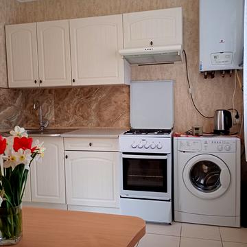 Разумовська вул., 33