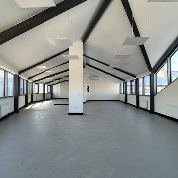 Богдана Хмельницького  вул., 116