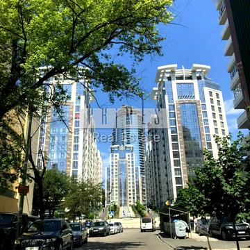 Саперне Поле вул., 5