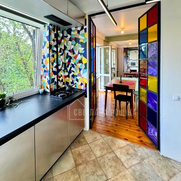 Братиславська вул., 24