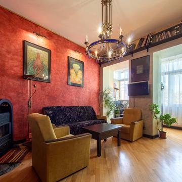 Іпсилантіївський пров. (Аїстова вул.), 1/5