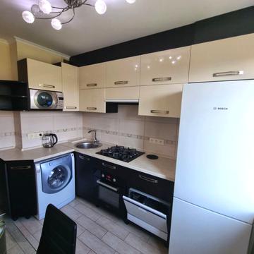 Олекси Довбуша вул., 7