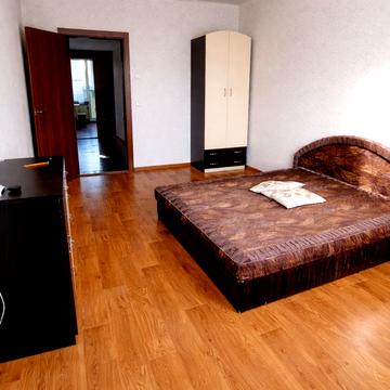 Ясинуватський пров., 11