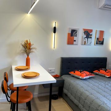 Героїв Небесної Сотні просп., (Будинок 20/10)