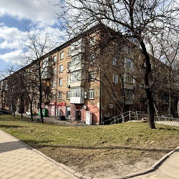 Миколи Міхновського бульв. (Дружби народів), 7