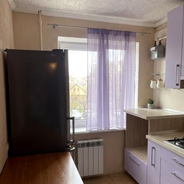 Героїв просп., 12