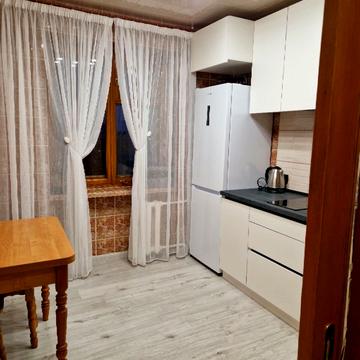 Михайла Грушевського вул., 50а