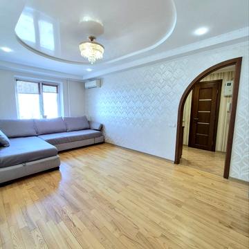 Олімпійська вул., 20