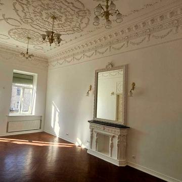 Євгена Чикаленка вул. (Пушкінська), 1-3/5