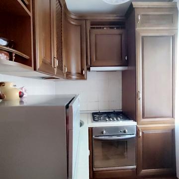 Дніпровська вул., 6