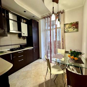 Адміральська вул., 29