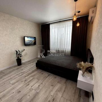 Академіка Єфремова вул. (Командарма Уборевича), 7-А