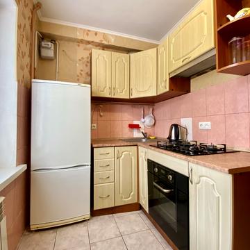 Мілютенка вул., 24