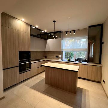 Житній Ринок пл., 4