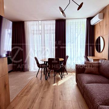 Олеся Бердника вул., 1