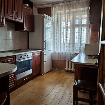 Академіка Корольова вул., 85/2